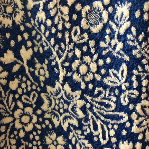 Blue and white floral 41 Hawthorn brocade skirt - Picture 3 of 7